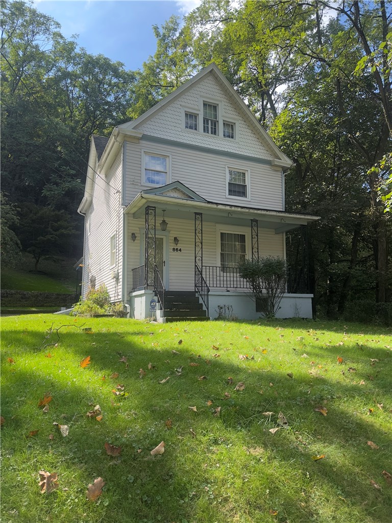 864 Forest Ave — photo 1
