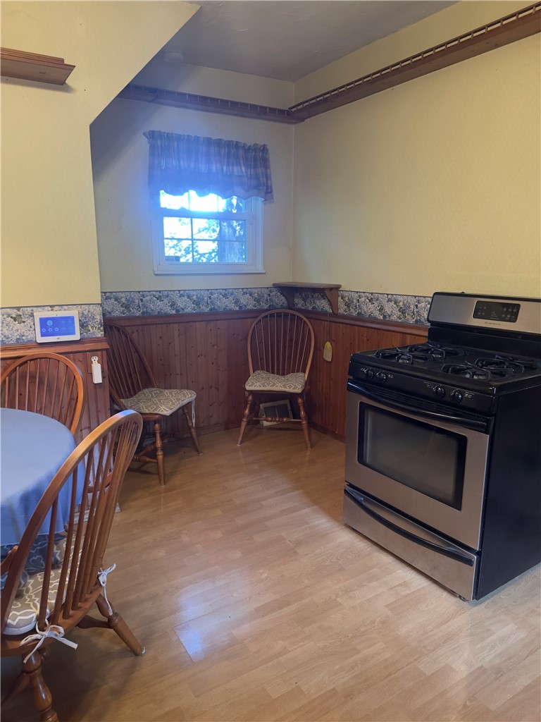 864 Forest Ave — photo 4