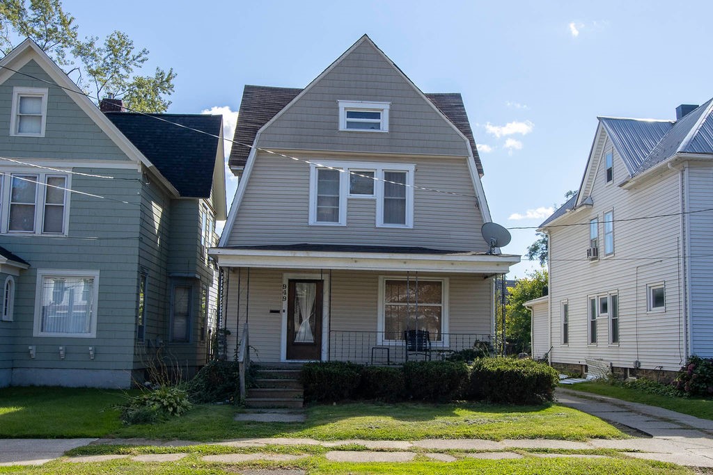 949 W 8th St — photo 1