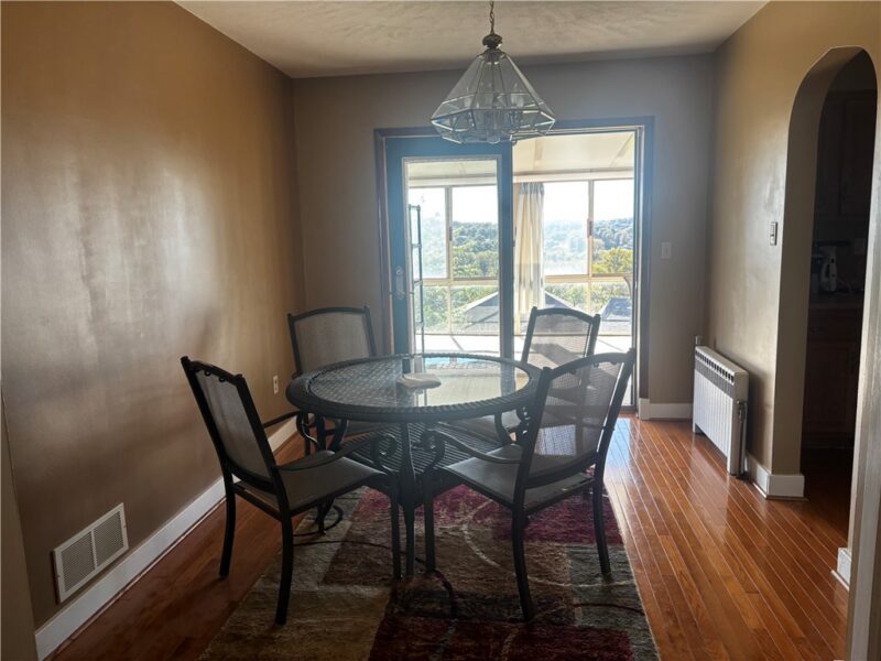 68 Redwood Ave — photo 3