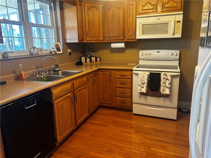 68 Redwood Ave — photo 6