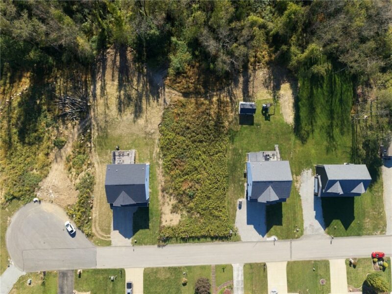 497 Lexington Drive — photo 2
