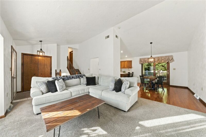 758 Harvey Ave — photo 3