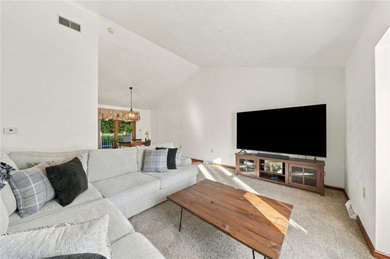 758 Harvey Ave — photo 4
