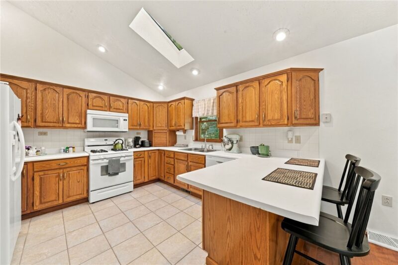 758 Harvey Ave — photo 5