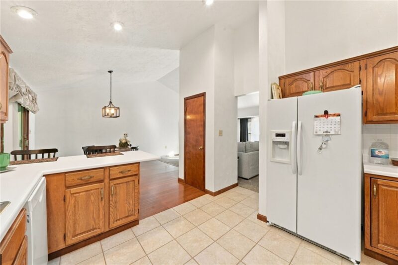 758 Harvey Ave — photo 6