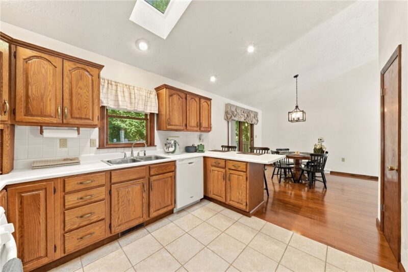 758 Harvey Ave — photo 7
