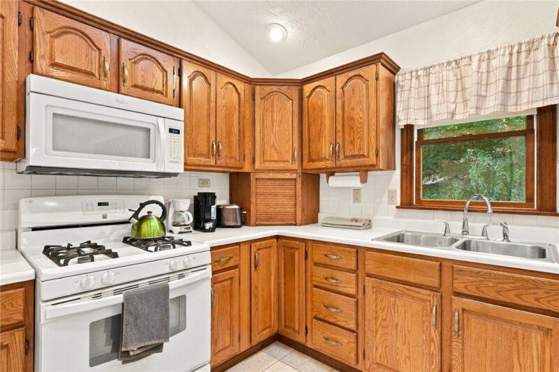 758 Harvey Ave — photo 8