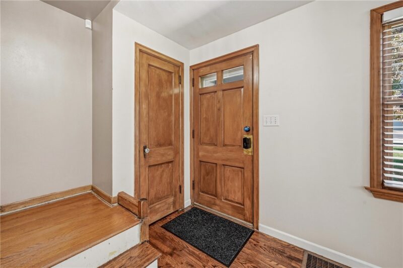 274 S Oakdale Ave — photo 7