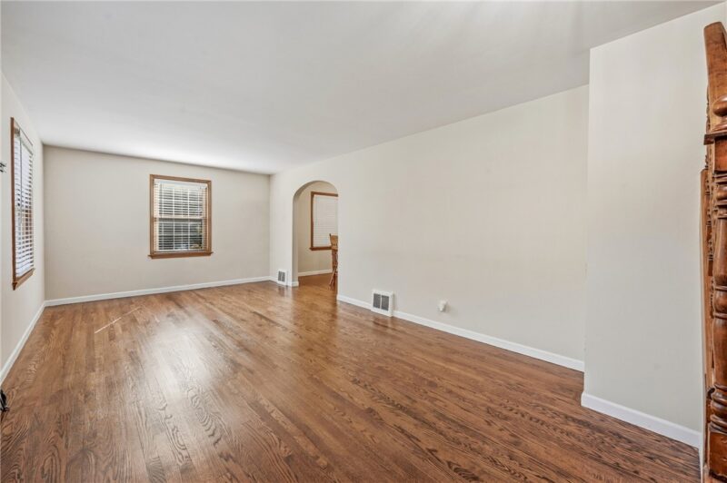 274 S Oakdale Ave — photo 8