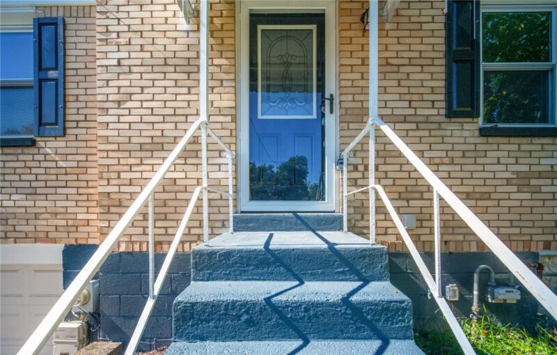 418 Pennwood Dr — photo 2