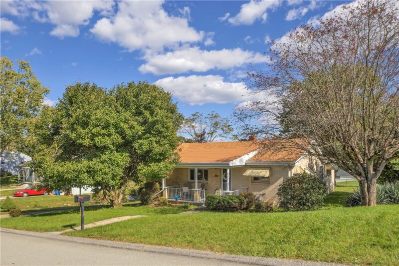 2207 Warren Avenue — photo 2