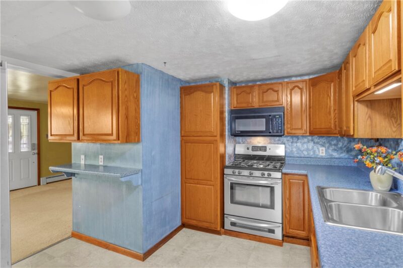 2207 Warren Avenue — photo 8