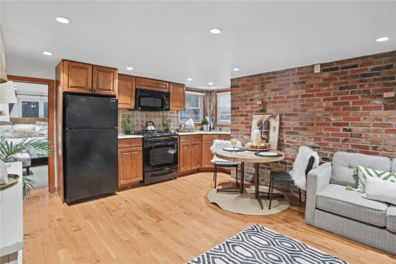 327 Grandview Ave 101 — photo 4