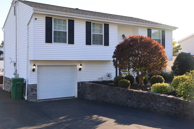 119 Oberlin Dr — photo 2