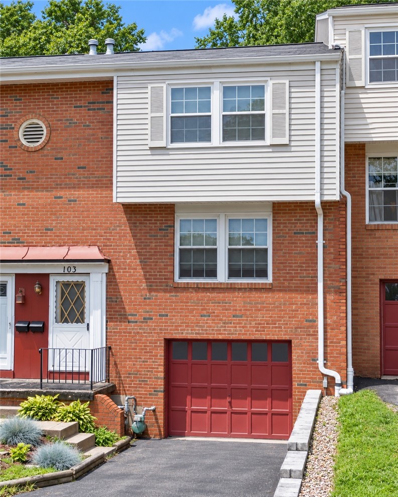 103 Hickory Cir — photo 1