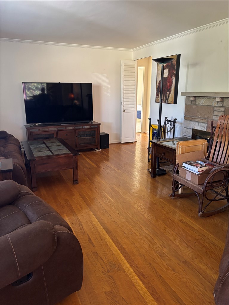 48 Mayflower Dr — photo 2