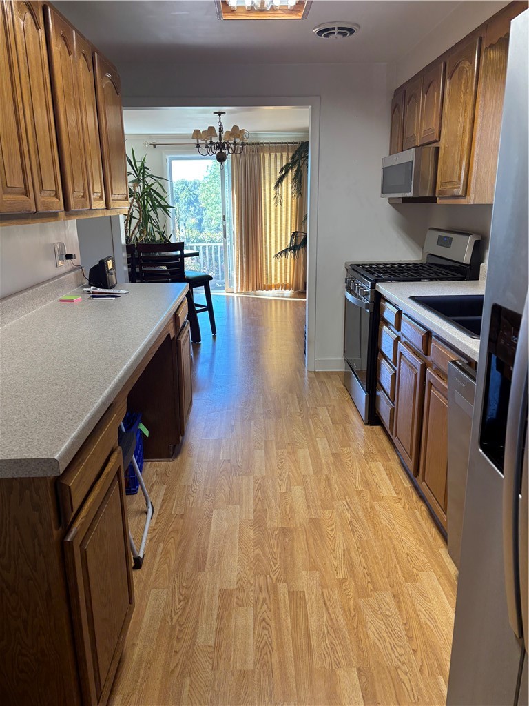 48 Mayflower Dr — photo 3
