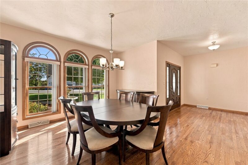 706 Forest Oaks Trl — photo 7