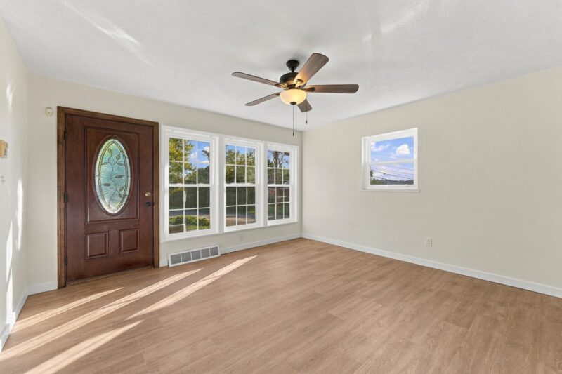 215 Dunbar DRIVE — photo 6