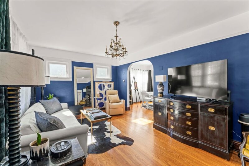 439 Franklin Ave — photo 6