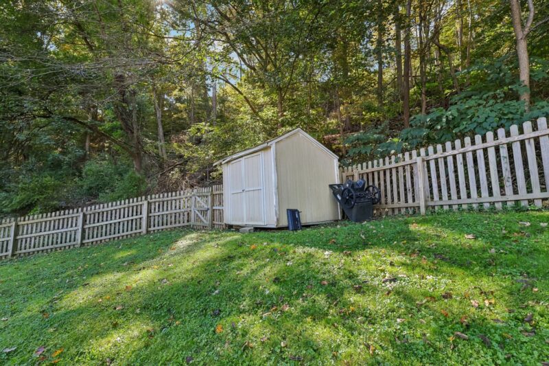 225 Camp Horne ROAD — photo 5