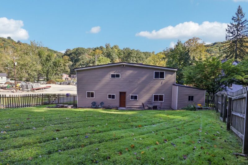 225 Camp Horne ROAD — photo 6