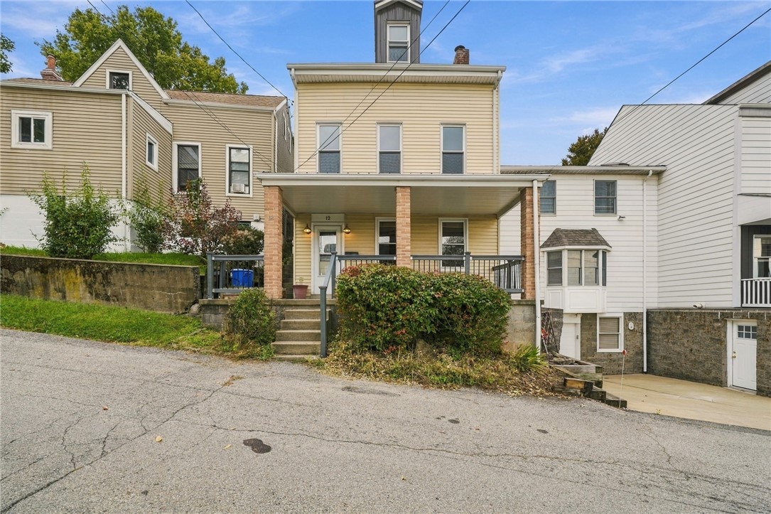 12 Luty Ave — photo 1