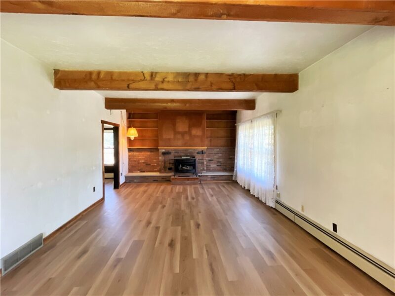686 RIDGE AVENUE — photo 2