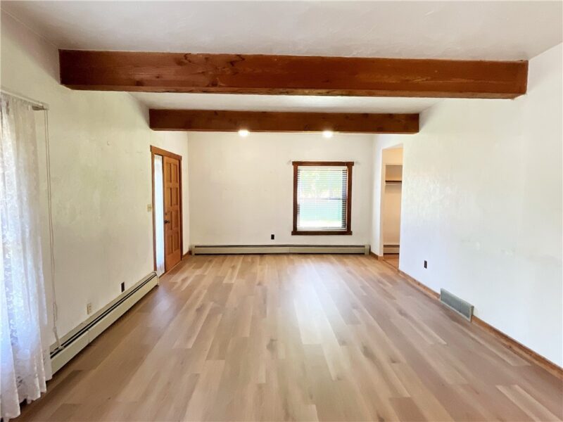 686 RIDGE AVENUE — photo 3
