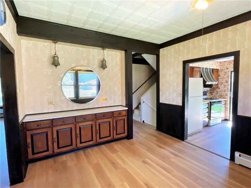 686 RIDGE AVENUE — photo 5