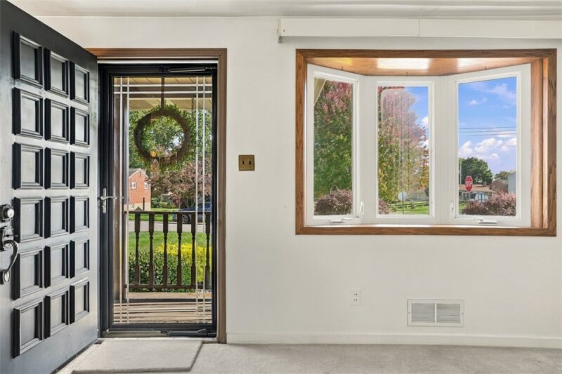 572 Jenne Drive — photo 3