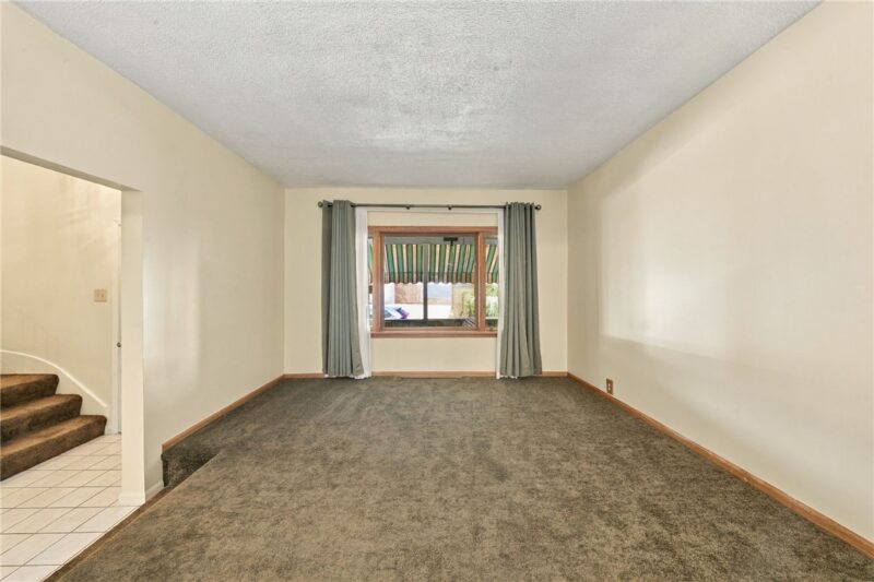 321 Center Ave — photo 6