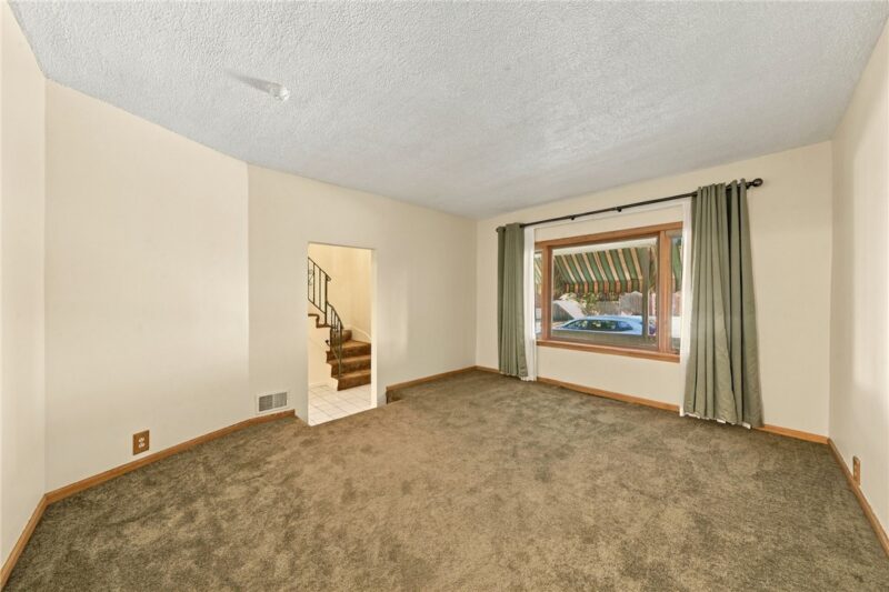 321 Center Ave — photo 8