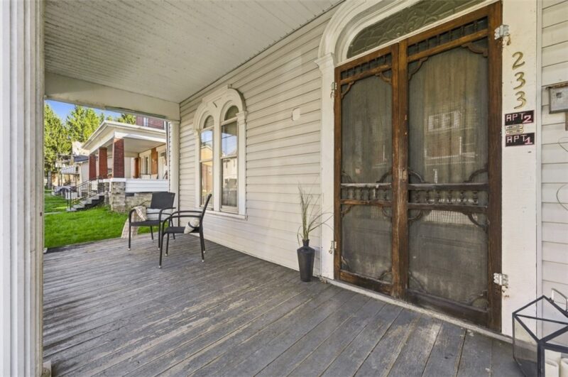 233 W Brady St — photo 2