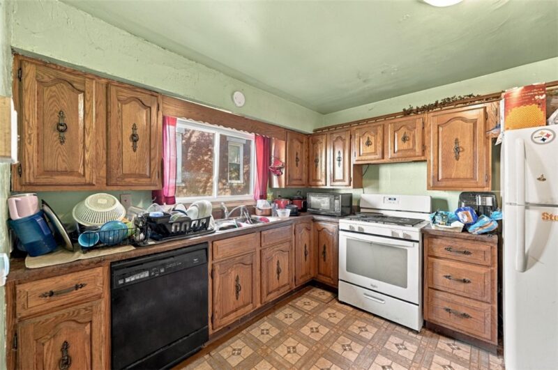 233 W Brady St — photo 8