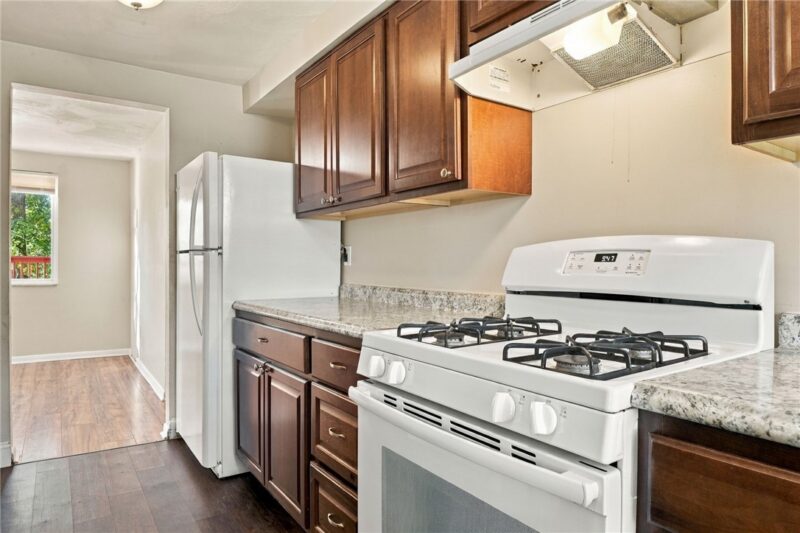 332 Bryant Dr — photo 5