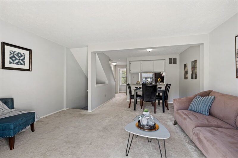 106 Shadowlawn — photo 4