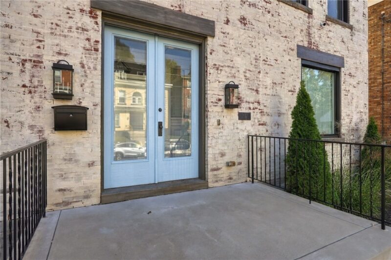 203 Stratford Ave — photo 3