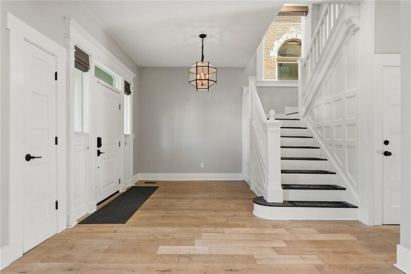 203 Stratford Ave — photo 4
