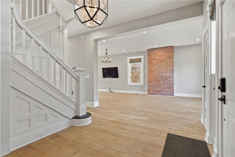 203 Stratford Ave — photo 7