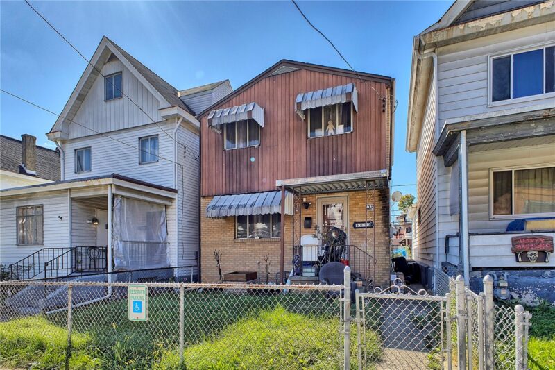 633 Woodward Avenue — photo 2
