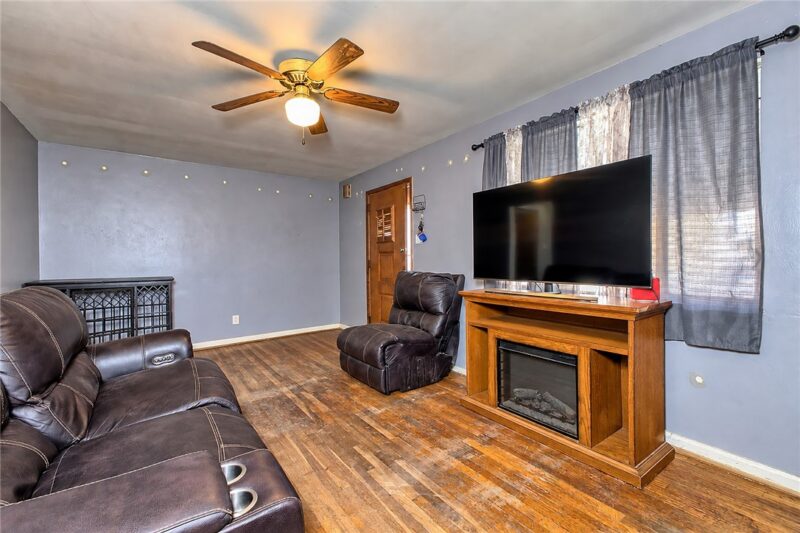 633 Woodward Avenue — photo 3
