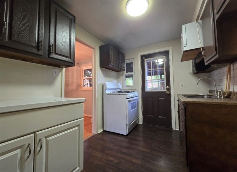 2405 Wenzell — photo 4
