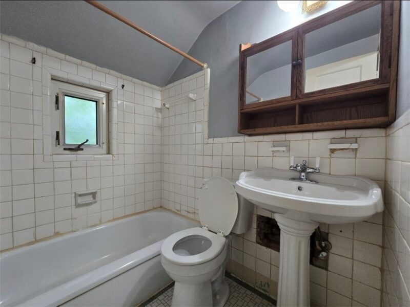 2405 Wenzell — photo 7