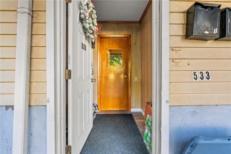 533 S Winebiddle St — photo 2