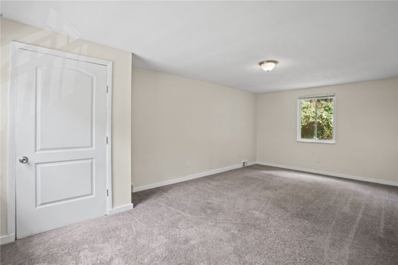8018 Lincoln Rd — photo 3