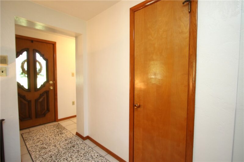 4548 Mapledale Drive — photo 7