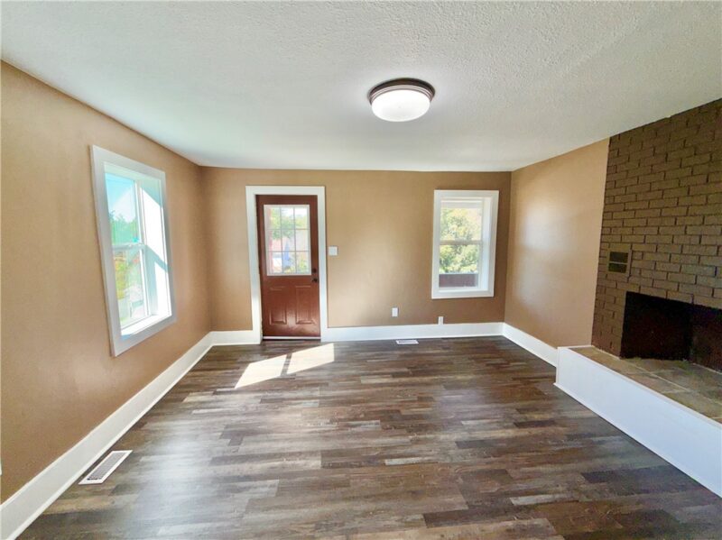 546 W Penn Street — photo 7