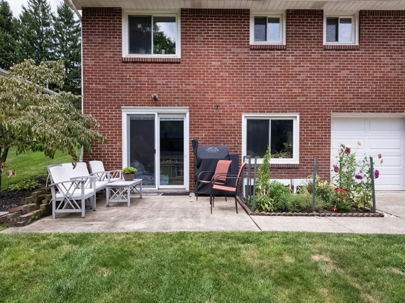 450 Amherst AVENUE — photo 2